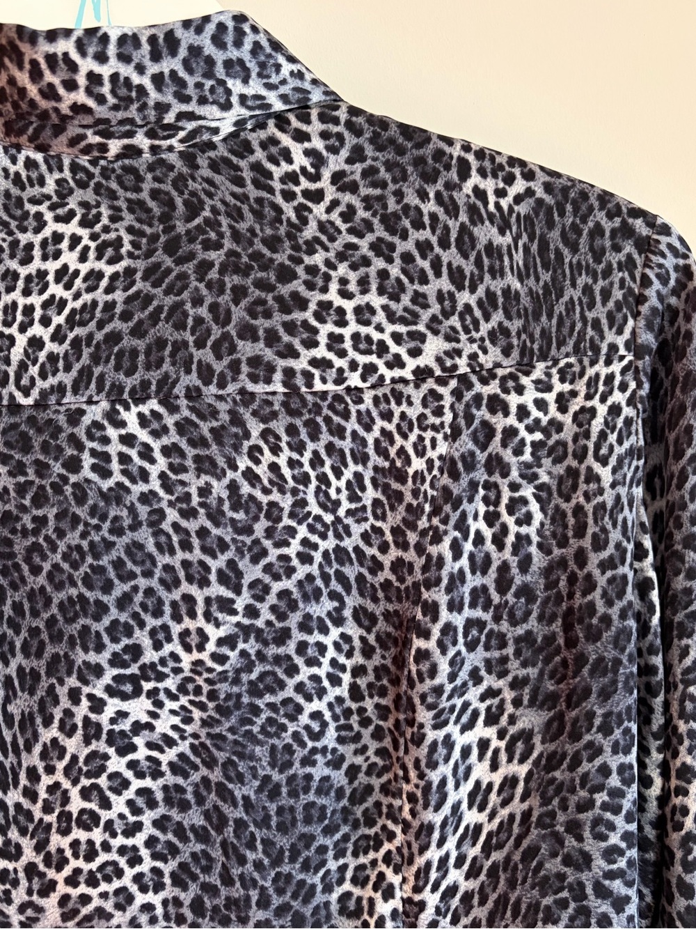 Guess by Marciano size small leopard blouse - Picture 10 of 12